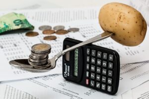 How to Budget Money as a Salary Earner in Nigeria